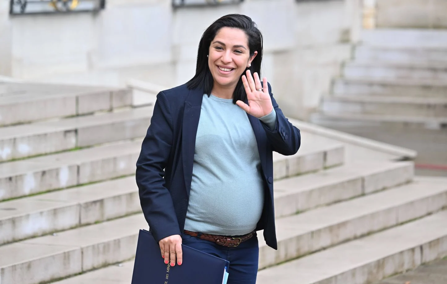 Nomination de Sarah El Haïry comme Haut-commissaire à l’Enfance : un tournant stratégique pour la politique de l’enfance en France dès 2025.